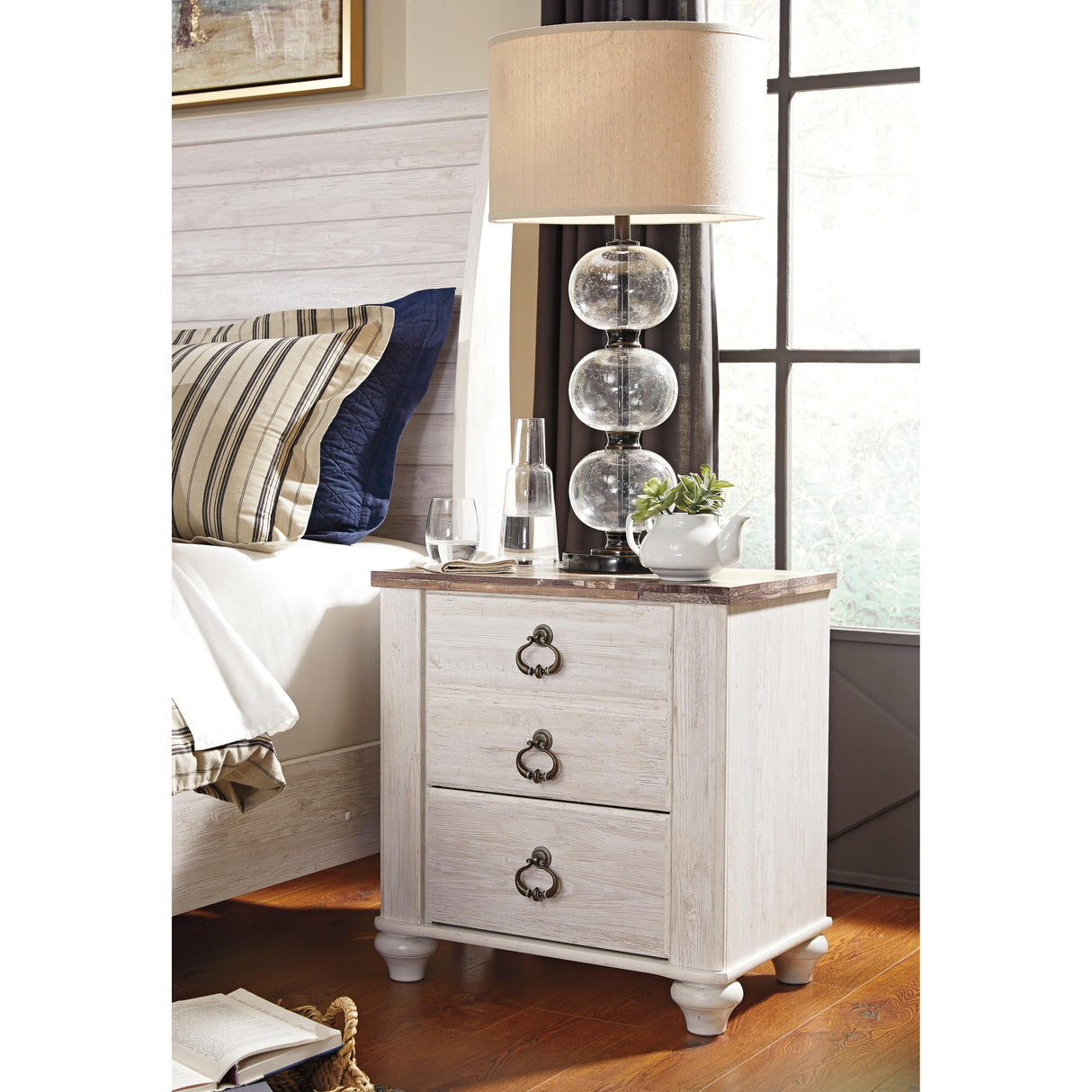  Signature Design by Ashley Willowton B267 7 pc Queen Panel Bedroom Set IMAGE 5