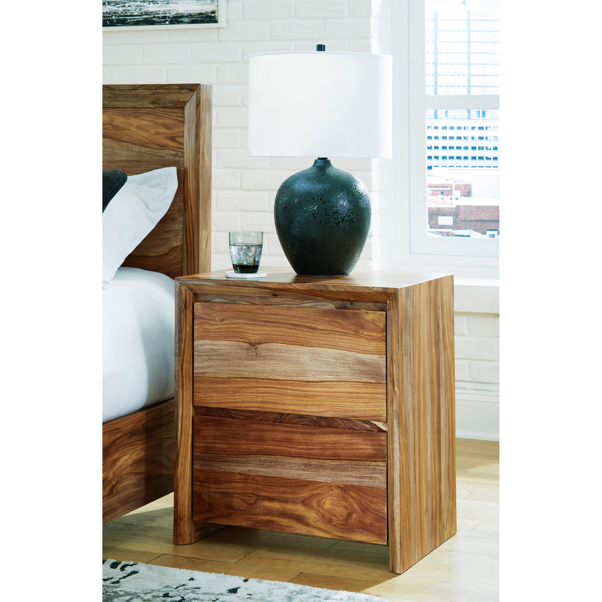  Signature Design by Ashley Dressonni B790 8 pc King Panel Bedroom Set IMAGE 5