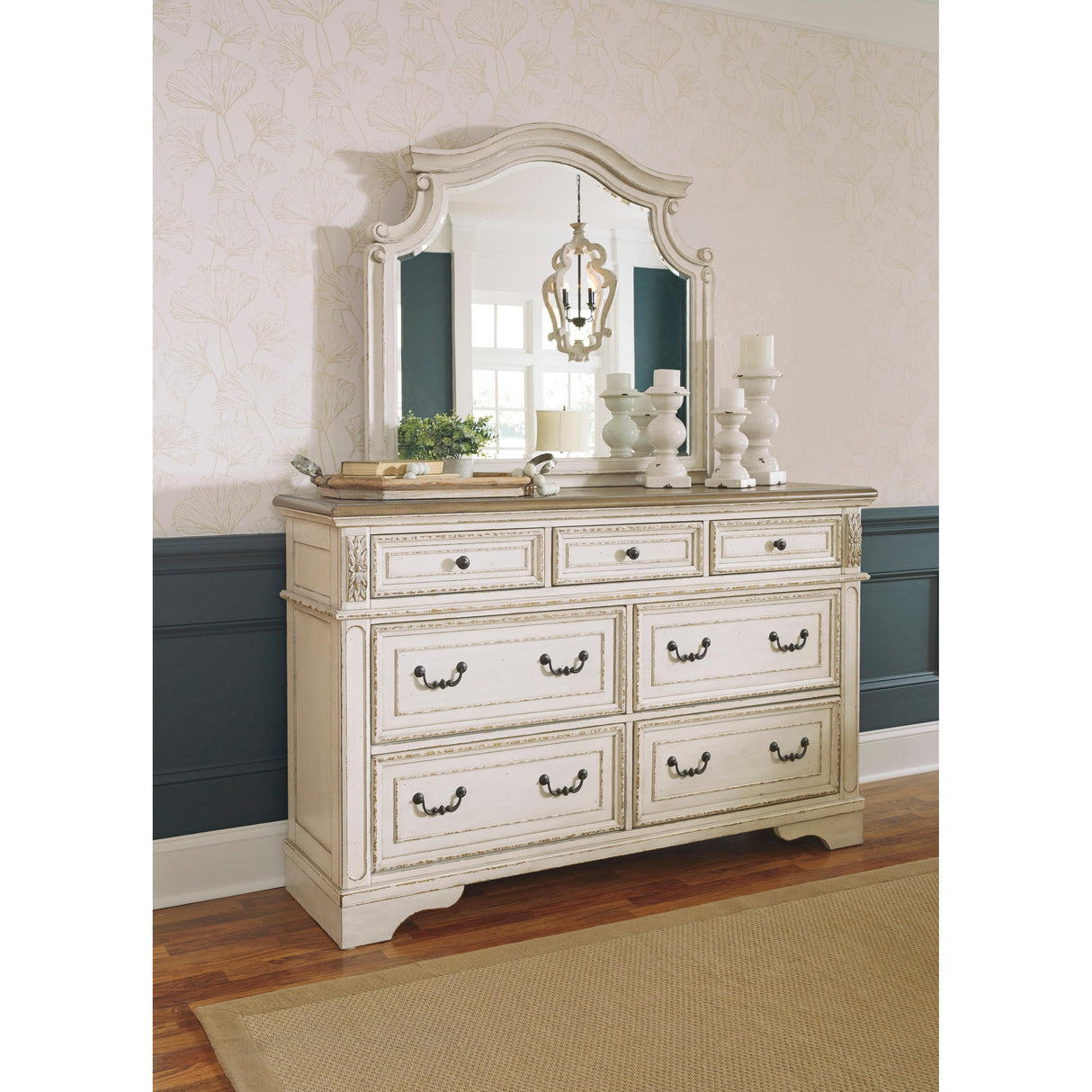  Signature Design by Ashley Realyn B743B56 7 pc Queen Panel Bedroom Set IMAGE 4