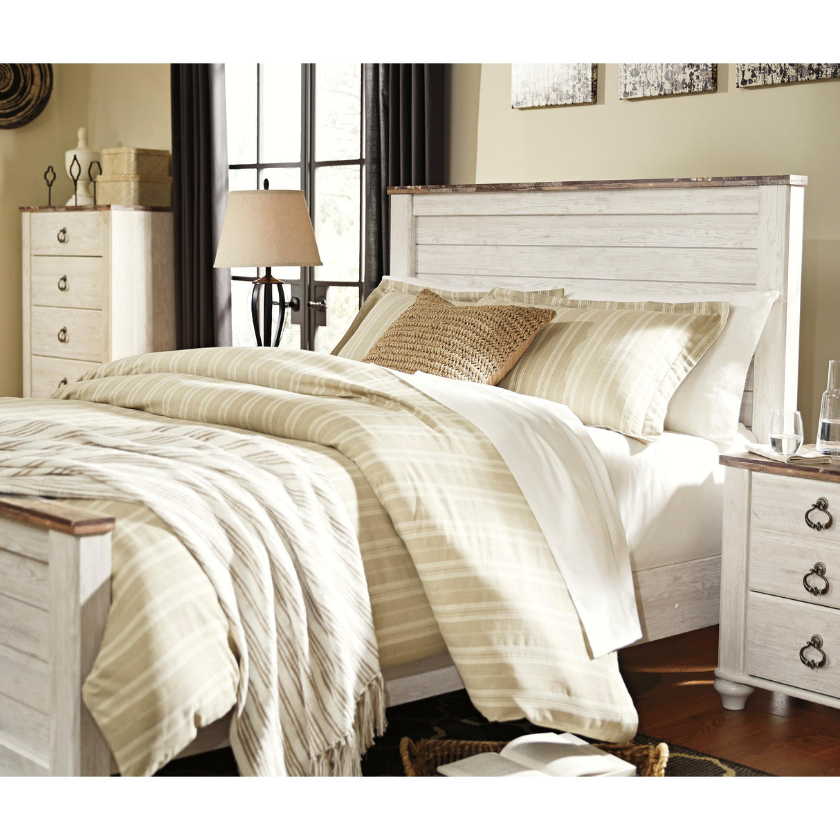  Signature Design by Ashley Willowton Queen Panel Bed B267-57/B267-54/B267-98 IMAGE 3