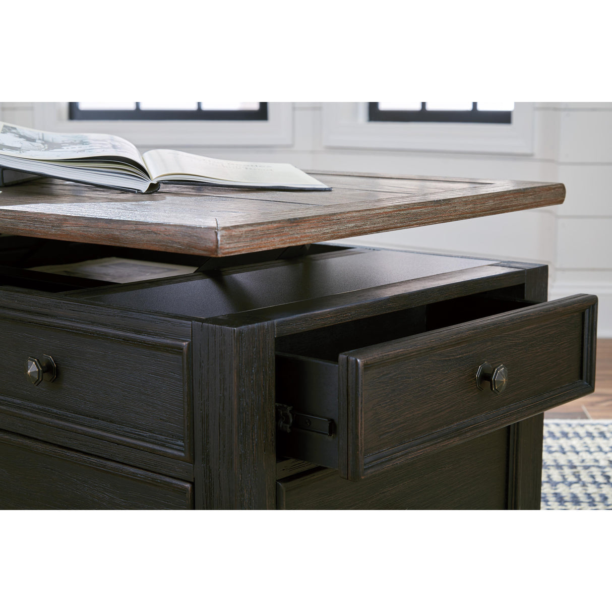  Signature Design by Ashley Tyler Creek Lift Top Cocktail Table T736-20 IMAGE 3