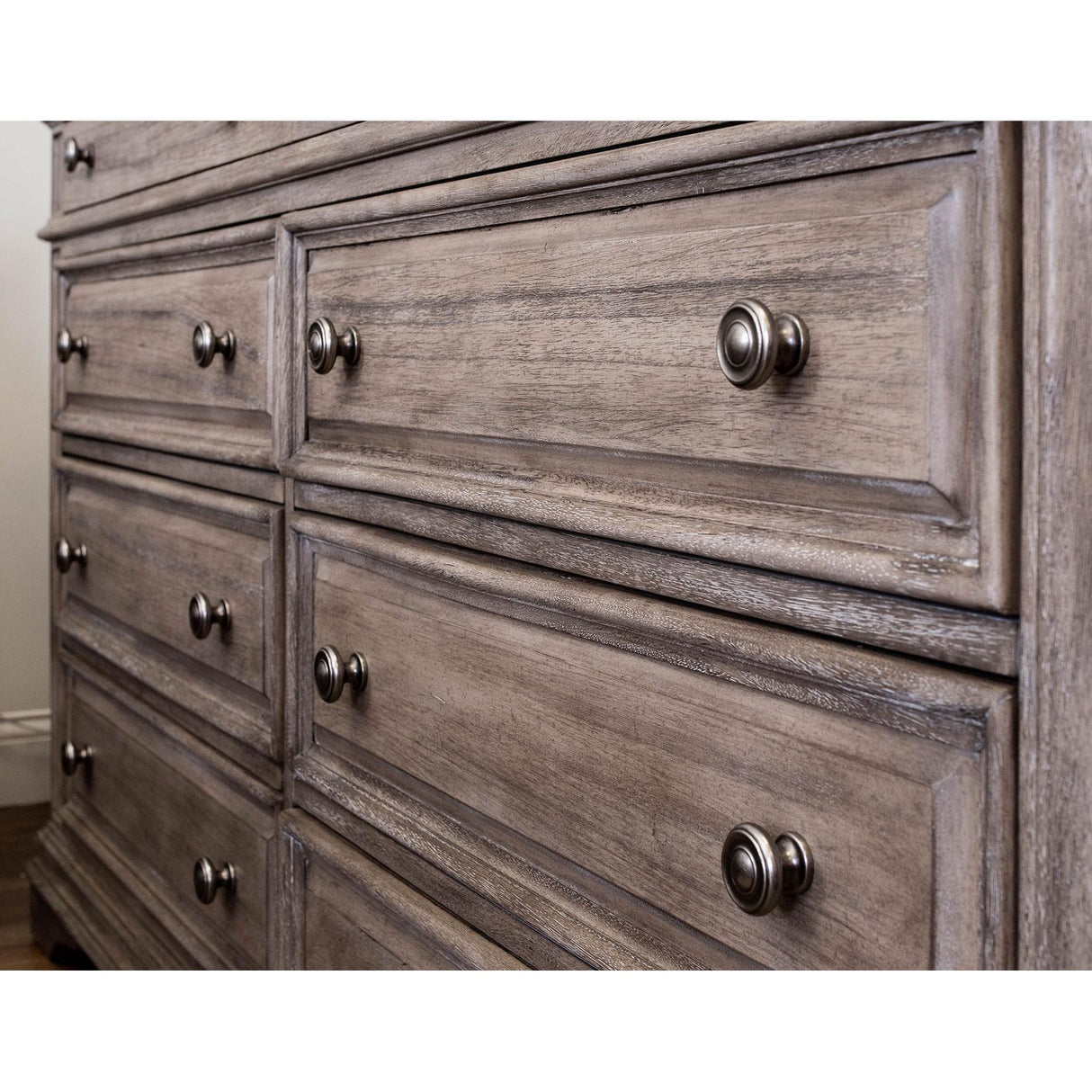  Steve Silver Furniture Highland Park 8-Drawer Dresser HP900DRD IMAGE 2