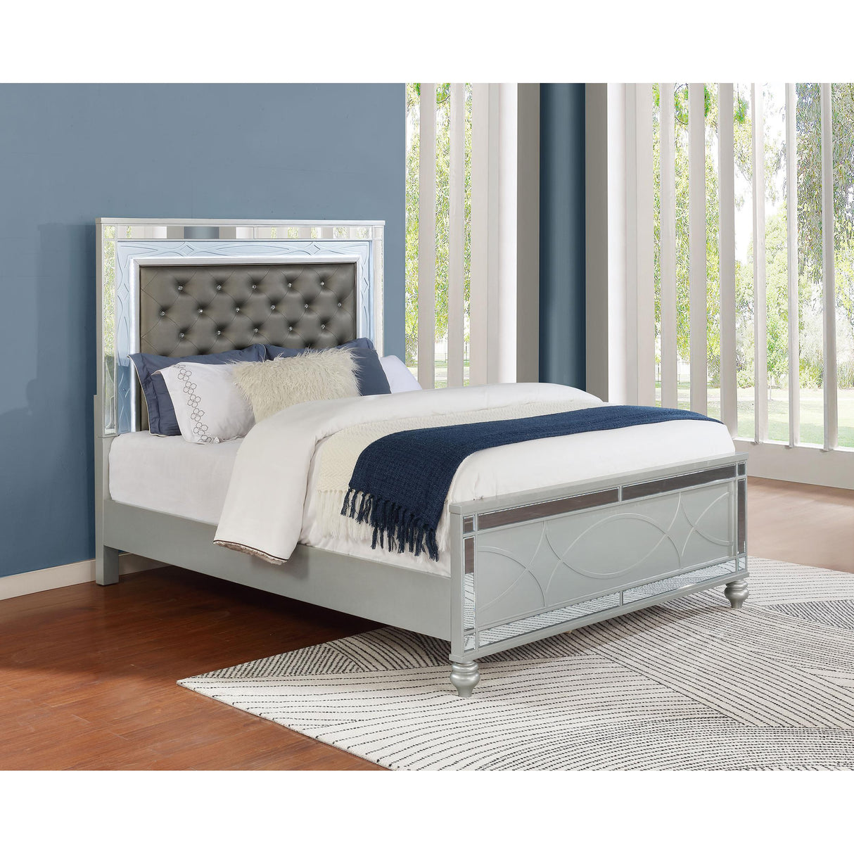  Coaster Furniture Gunnison 223211KW Wood California King LED Panel Bed - Silver Metallic IMAGE 4