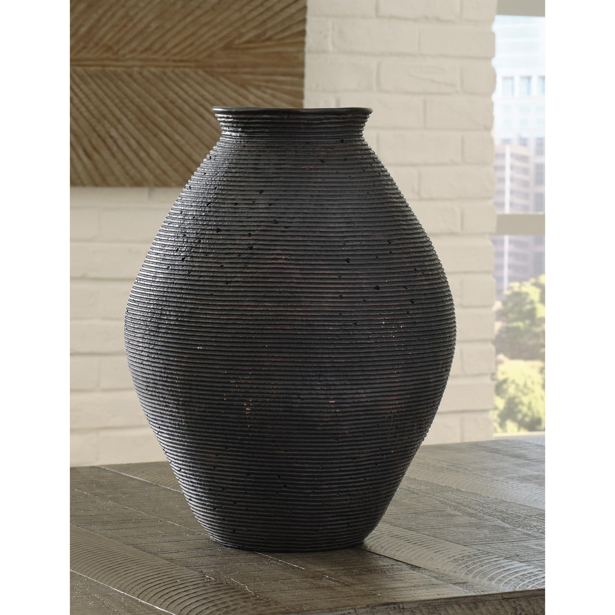  Signature Design by Ashley Hannela A2000512 Vase IMAGE 2