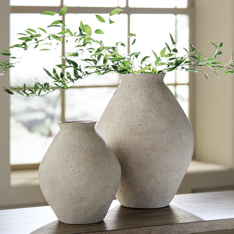  Signature Design by Ashley Hannela A2000513 Vase IMAGE 3