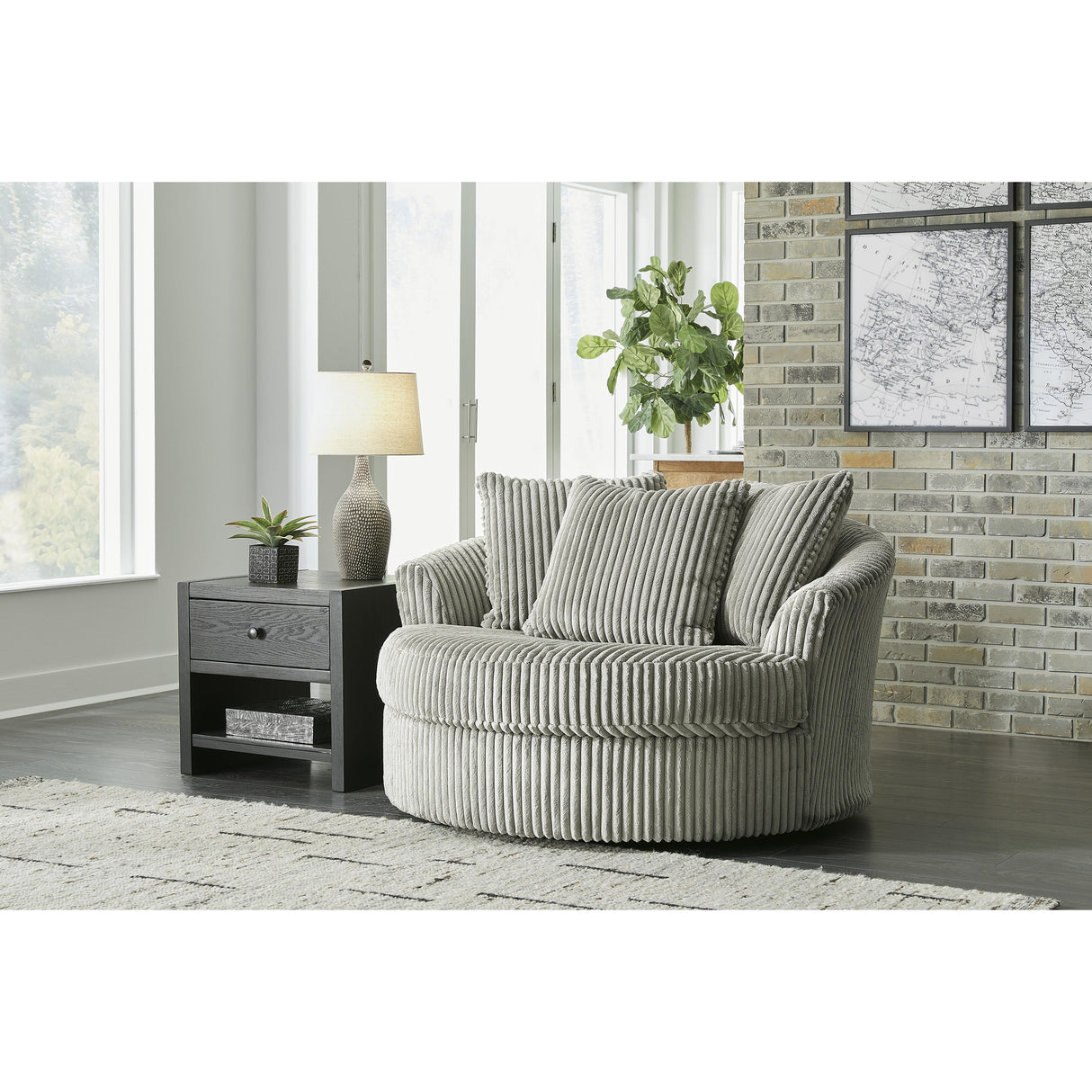  Signature Design by Ashley Lindyn 2110521 Oversized Swivel Accent Chair IMAGE 5