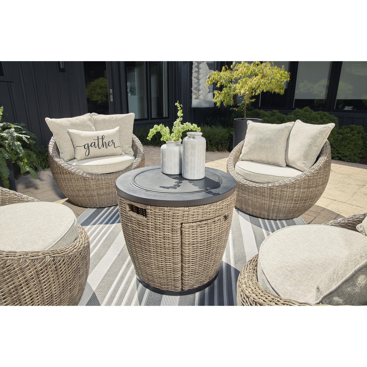  Signature Design by Ashley Danson P505-821 Swivel Lounge with Cushion IMAGE 7