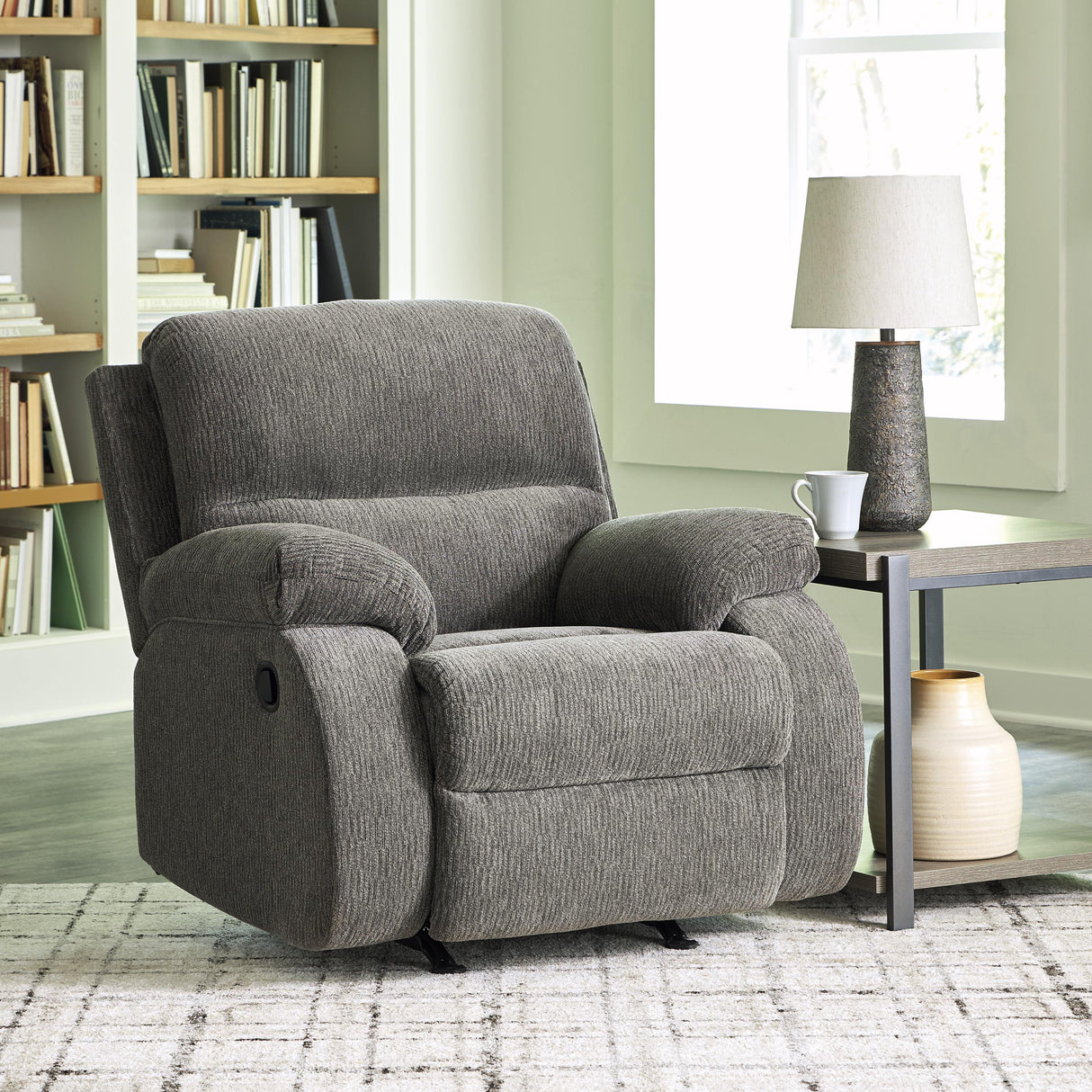  Signature Design by Ashley Scranto 6650225 Rocker Recliner IMAGE 7