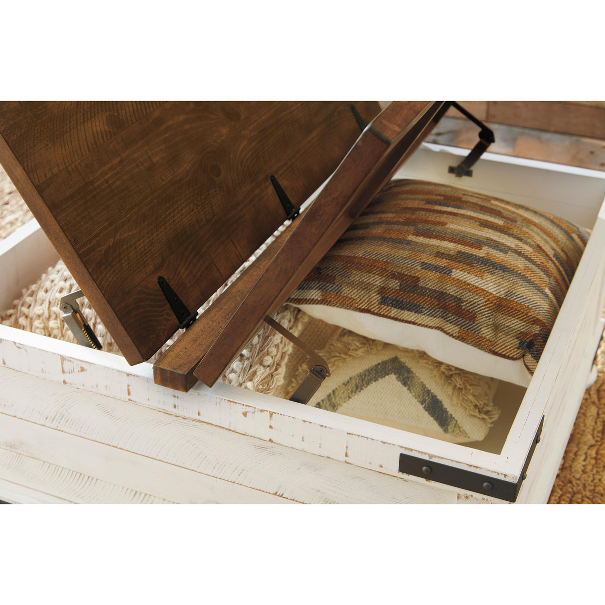  Signature Design by Ashley Wystfield T459T4 Coffee Table and Chairside End Table IMAGE 4