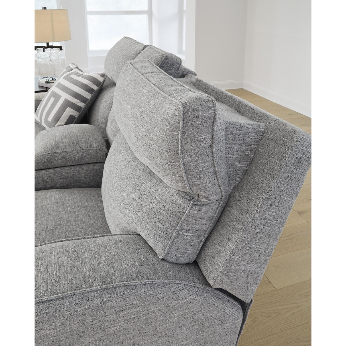  Signature Design by Ashley Biscoe 9050318 Power Reclining Loveseat with Console and Adjustable Headrest IMAGE 8