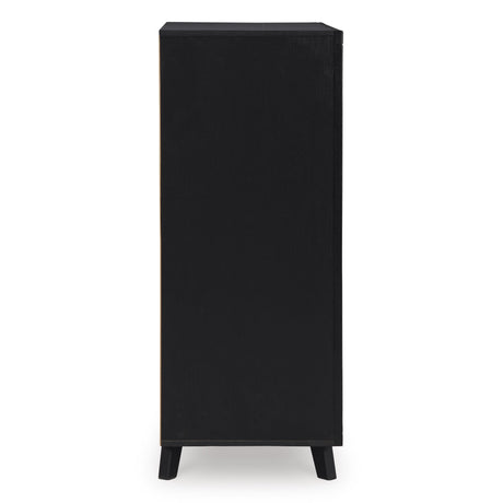  Signature Design by Ashley Danziar B1013-345 Five Drawer Wide Chest IMAGE 4