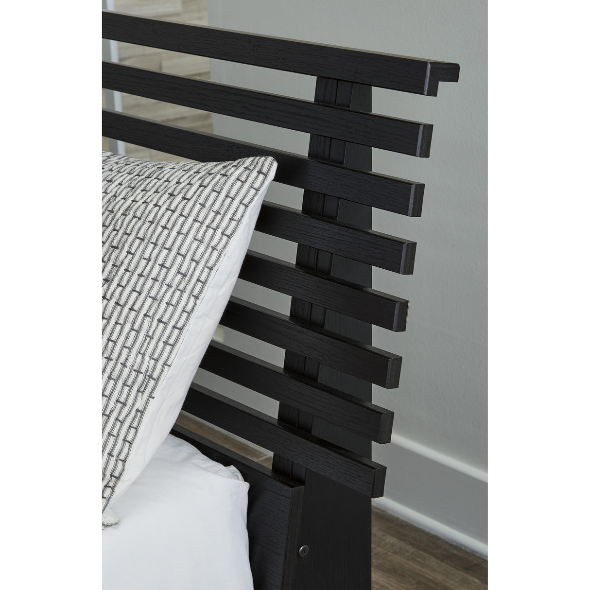 Signature Design by Ashley Danziar B1013B1 Queen Slat Panel Bed IMAGE 6