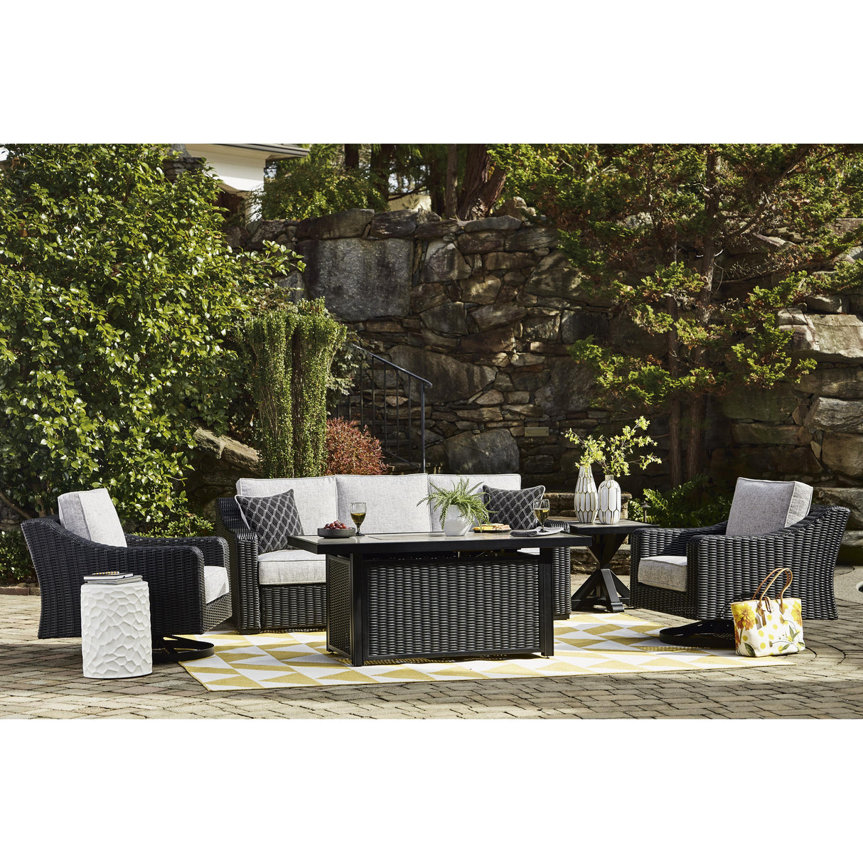  Signature Design by Ashley Beachcroft P792-821 Swivel Lounge Chair IMAGE 7