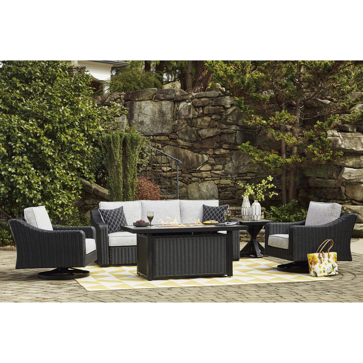  Signature Design by Ashley Beachcroft P792-821 Swivel Lounge Chair IMAGE 8
