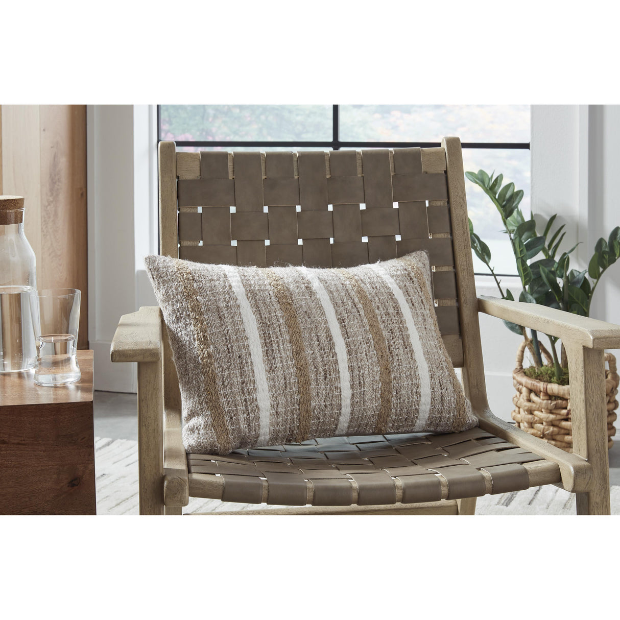  Signature Design by Ashley Benish A1001047 Pillow IMAGE 4