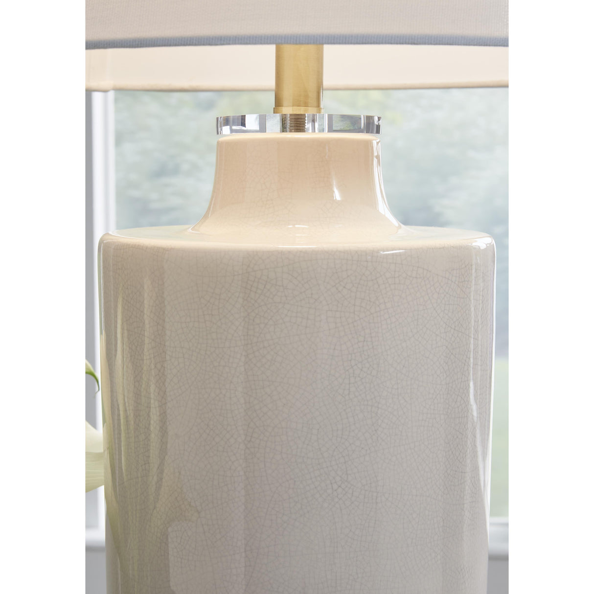  Signature Design by Ashley Cylener L100794 Ceramic Table Lamp IMAGE 3