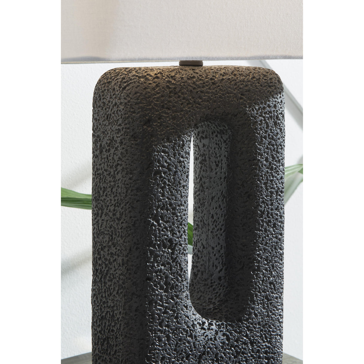  Signature Design by Ashley Wimmings L243654 Poly Table Lamp IMAGE 3