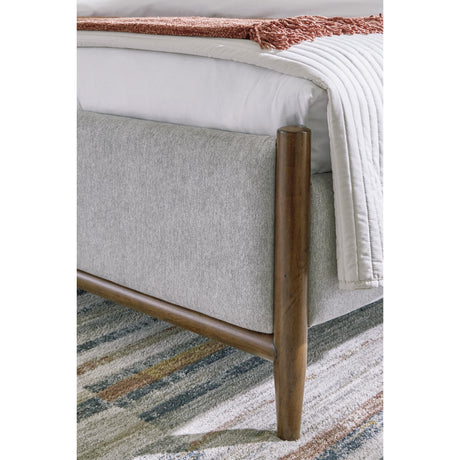  Signature Design by Ashley Lyncott B615B6 King Upholstered Bed IMAGE 5