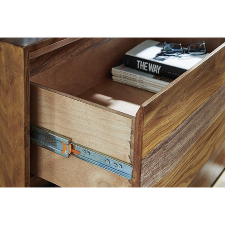  Signature Design by Ashley Dressonni B790-46 Five Drawer Chest IMAGE 7