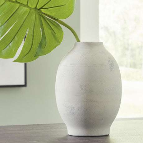  Signature Design by Ashley Clayson A2000653 Vase IMAGE 3