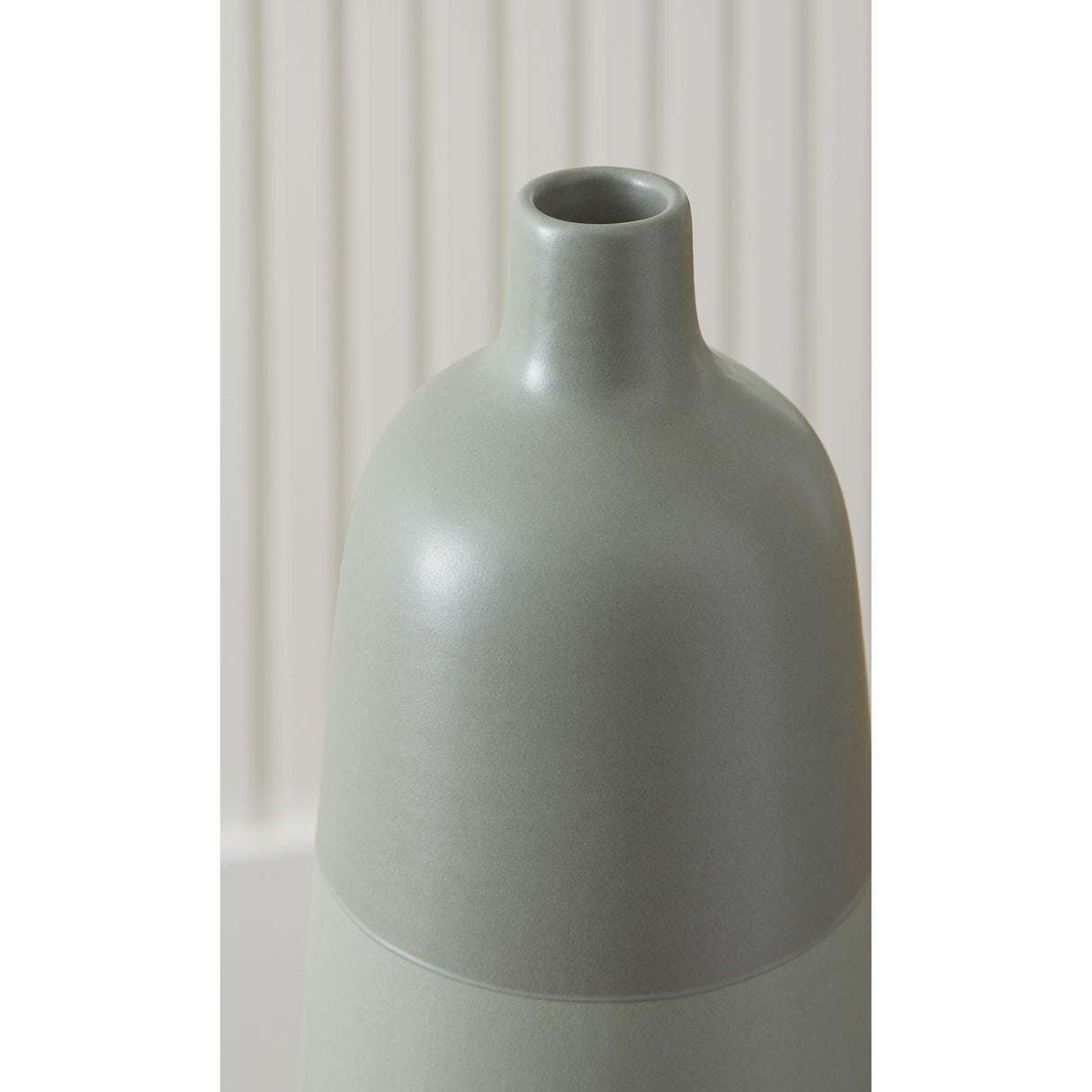  Signature Design by Ashley Peerland A2000655 Vase IMAGE 3