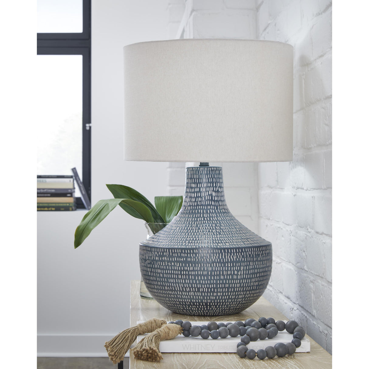 Signature Design by Ashley Schylarmont L207474 Metal Table Lamp IMAGE 2