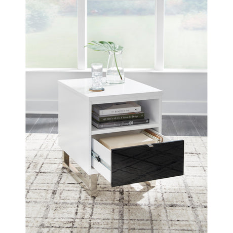  Signature Design by Ashley Gardoni T756T2 Coffee Table and 2 Chairside End Tables IMAGE 6