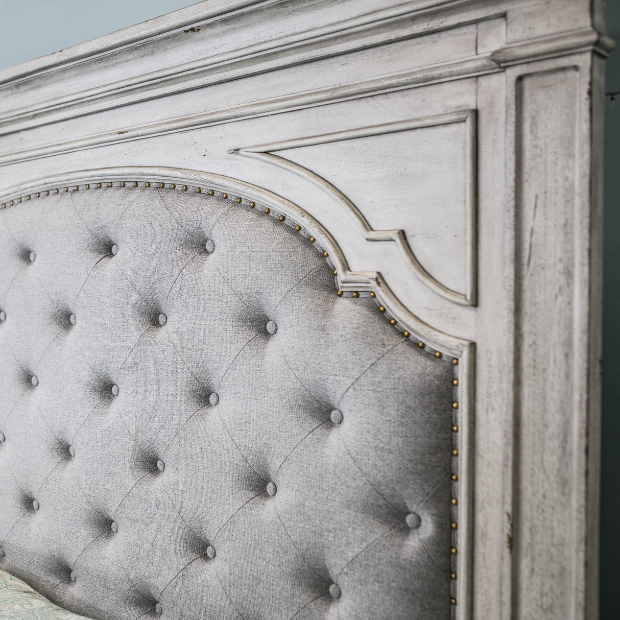  Steve Silver Furniture Highland Park HP900QBW Queen Bed Ivory IMAGE 2