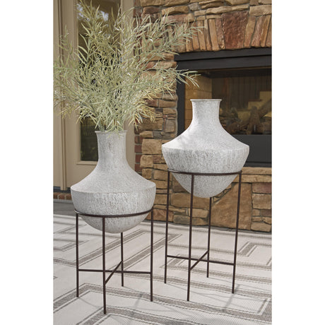  Signature Design by Ashley Estonbank A2000747 Vase IMAGE 5