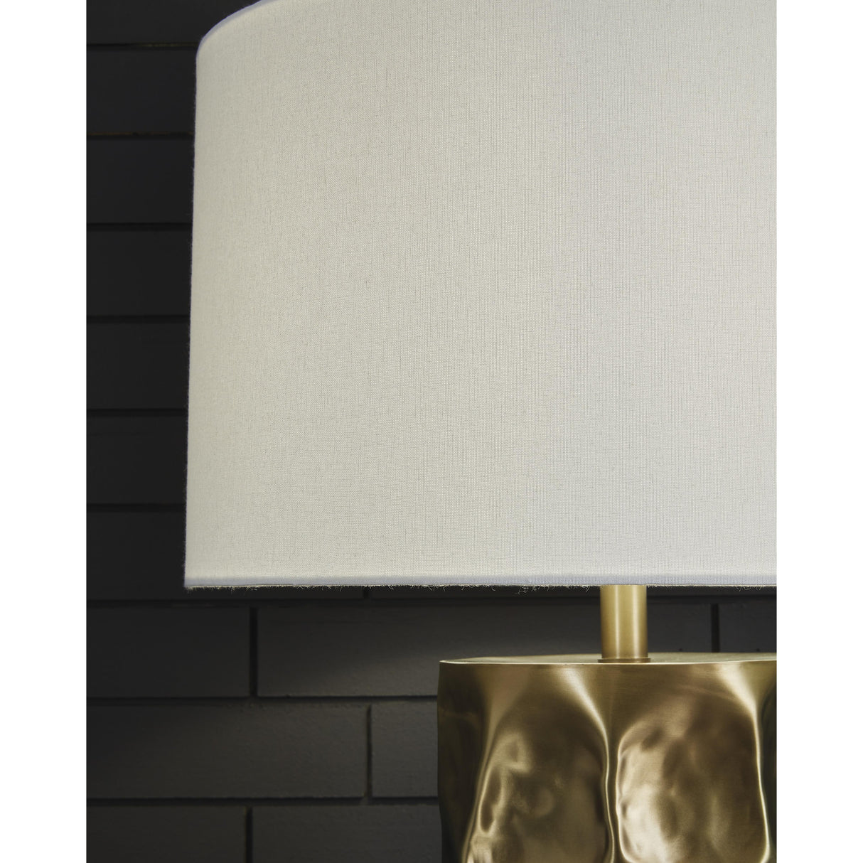  Signature Design by Ashley Marshawn L207524 Metal Table Lamp IMAGE 4