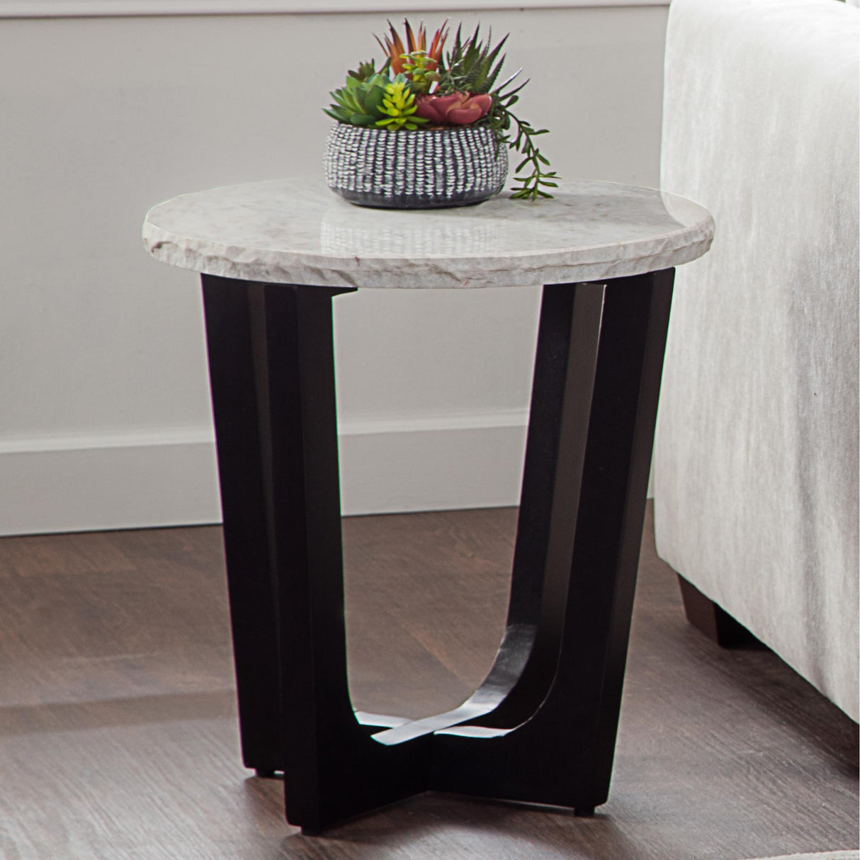  Steve Silver Furniture Chrissy CH200WRE White Marble Top End Table IMAGE 6