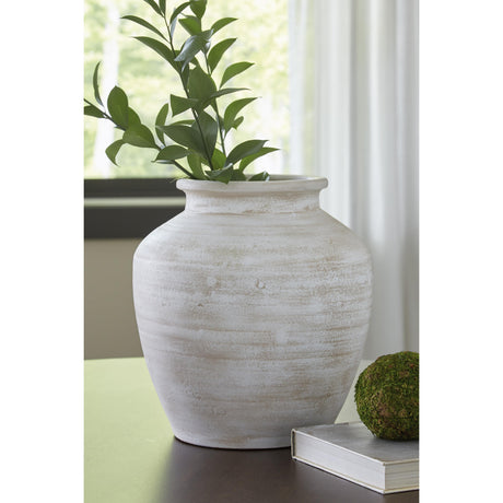  Signature Design by Ashley Meadie A2000788 Vase IMAGE 3