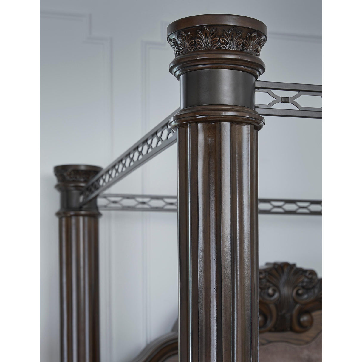  Signature Design by Ashley Maylee B947B11 California King Canopy Bed IMAGE 6