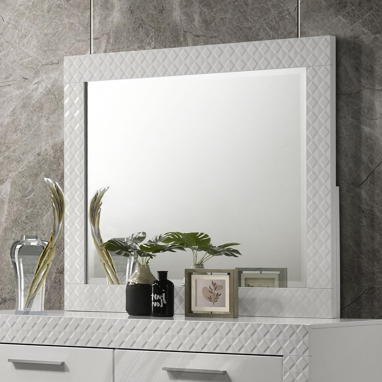  Coaster Furniture Ives 224944 Dresser Mirror - White High Gloss IMAGE 3