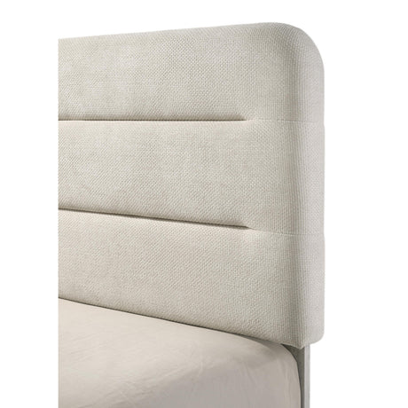  Crown Mark Nyomi B4900-K King Bed - White IMAGE 4