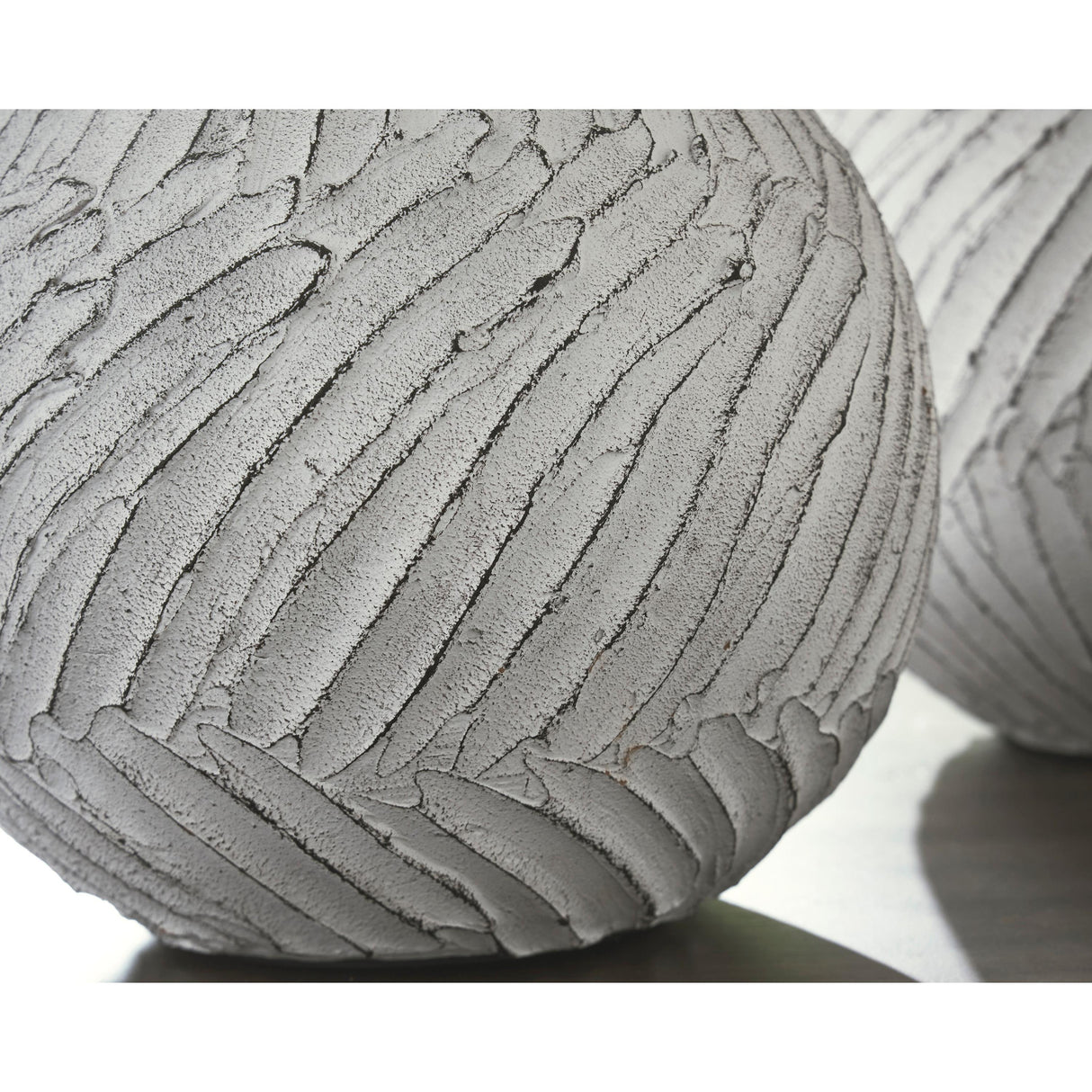  Signature Design by Ashley Shelvie A2000848 Vase IMAGE 4