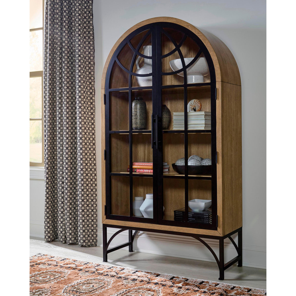  Signature Design by Ashley Gwenwich A4000704 Accent Cabinet IMAGE 5
