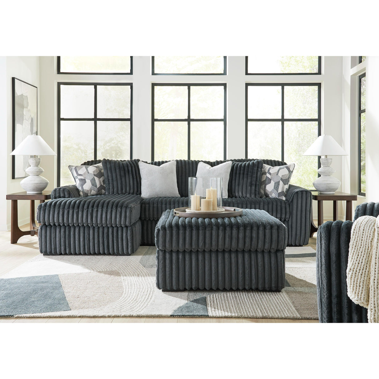  Signature Design by Ashley Midnight-Madness 98105S4 2 pc Sectional Sofa Chaise IMAGE 5
