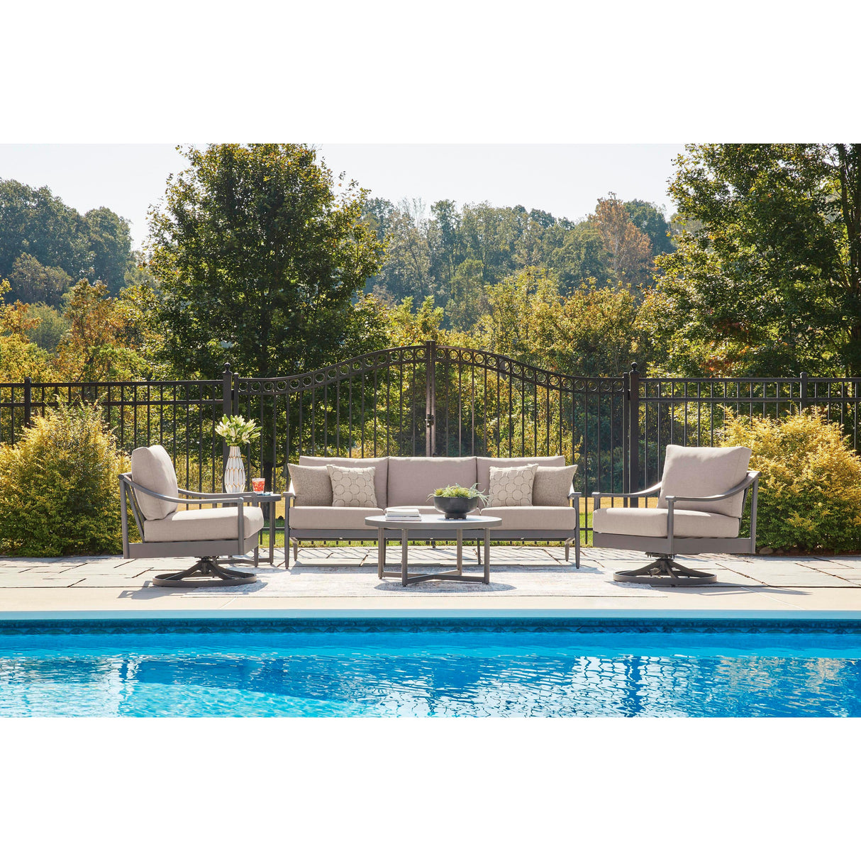  Signature Design by Ashley Ocean Beach PCP510-821 Swivel Lounge with  Cushion IMAGE 6
