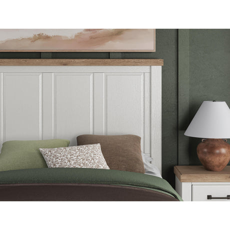  Signature Design by Ashley Savonport Queen Panel Bed with Storage B100-13/B4615-54S/B4615-57/B4615-60/B4615-60 IMAGE 10