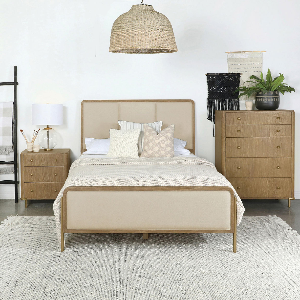  Coaster Furniture Arini 224301QCRM 56-inch Queen Panel Bed - Cream/Sand Wash IMAGE 4