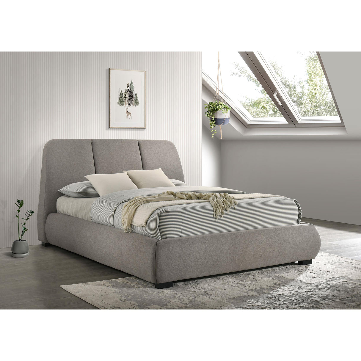  Coaster Furniture Mokena 310090Q 46-inch Upholstered Queen Platform Bed - Taupe IMAGE 6